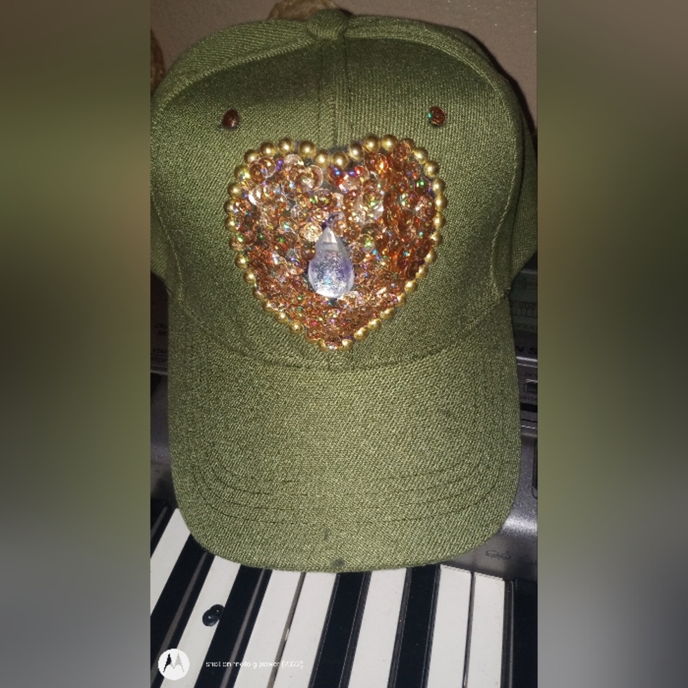 HAT'S - Picture 5 of 11